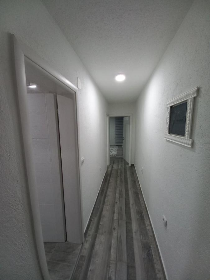 Adagio Studio Apartment Плав Екстериор снимка