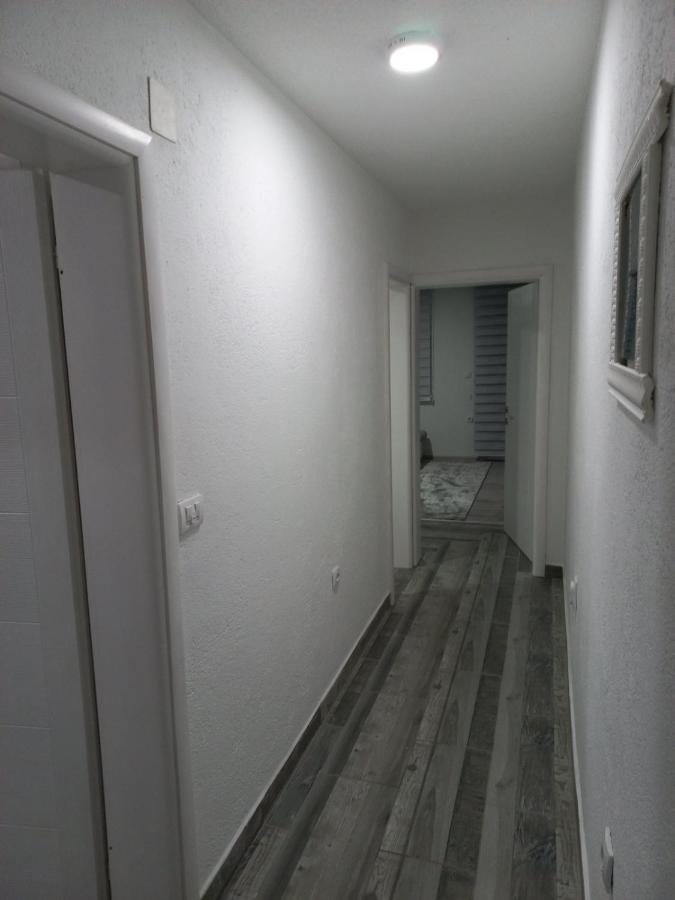 Adagio Studio Apartment Плав Екстериор снимка