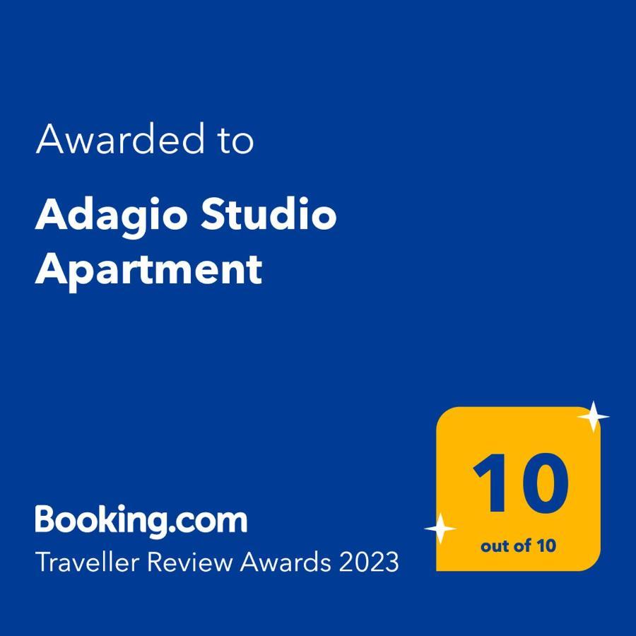 Adagio Studio Apartment Плав Екстериор снимка