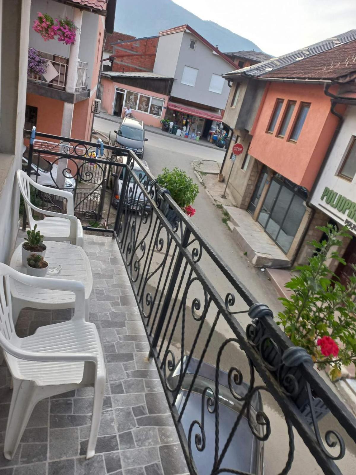Adagio Studio Apartment Плав Екстериор снимка