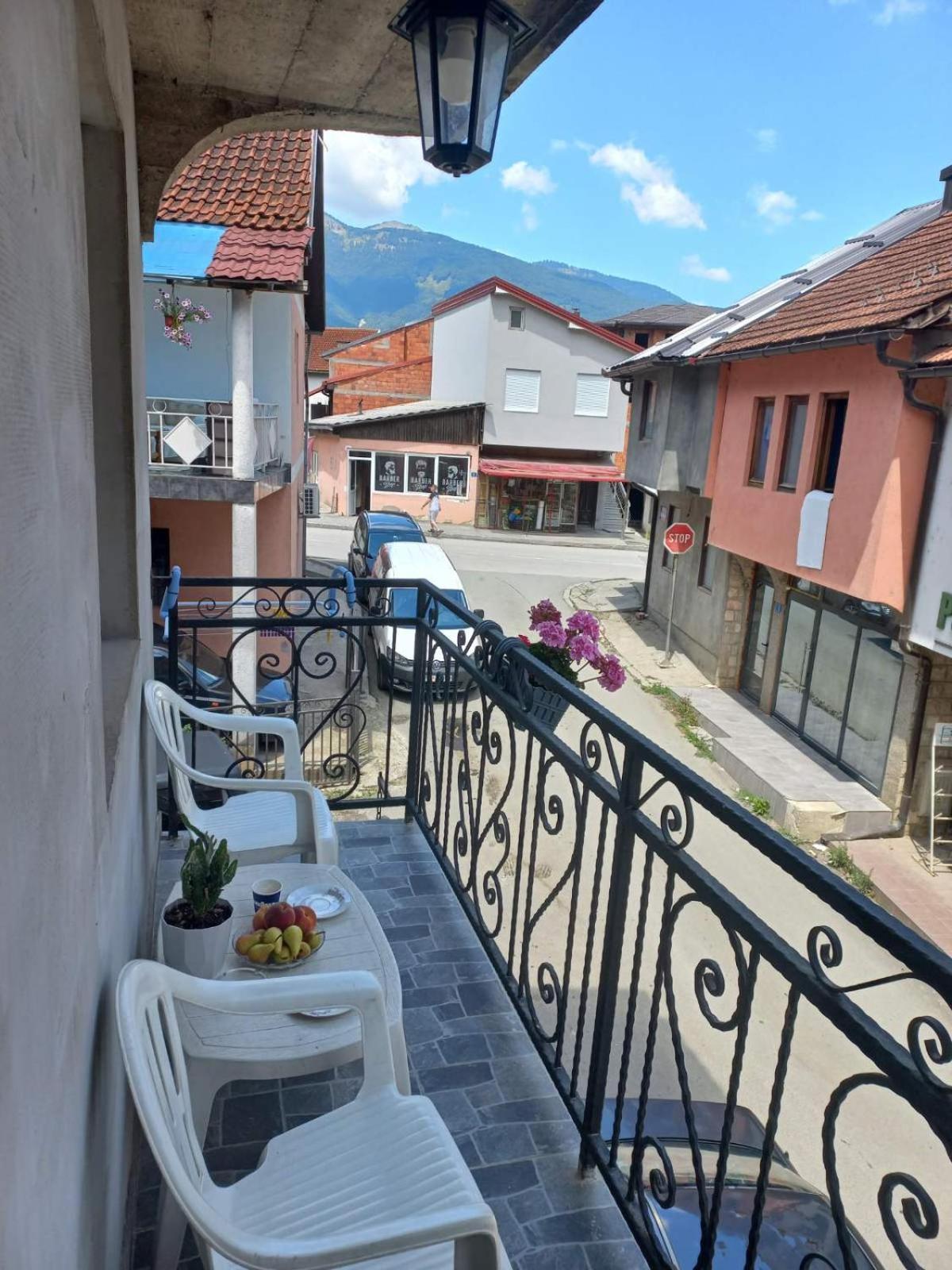 Adagio Studio Apartment Плав Екстериор снимка